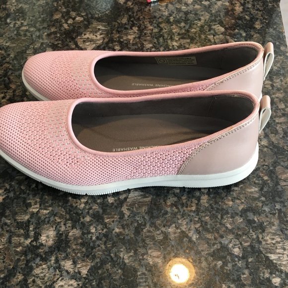 Womens 9 1/2 Rockport Flats - Picture 2 of 4